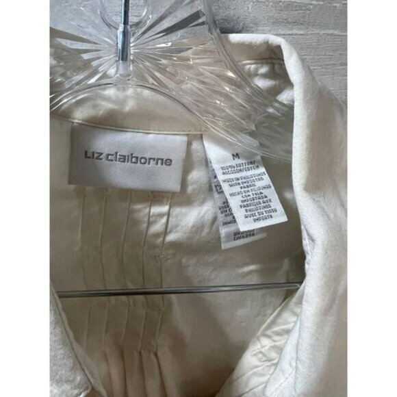 NEW Women's Collar Pintuck-Bib Button Blouse Medium - Picture 5 of 5